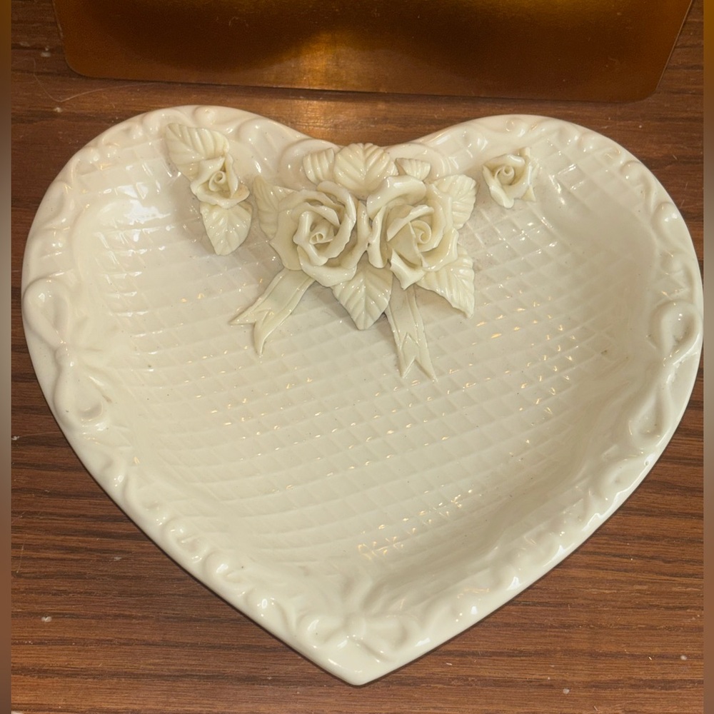 Vintage Heart Shaped Porcelain Trinket Dish - Picture 1 of 4